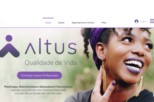 Print do site da startup Altus com uma foto de uma moça negra, que sorri e usa bandana de cor roxa