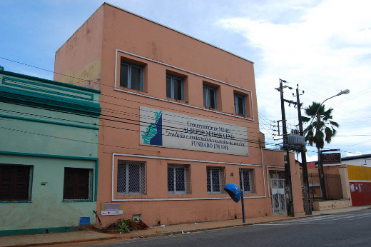 Imagem: Foto da fachada do Conservatório de Música Alberto Nepomuceno