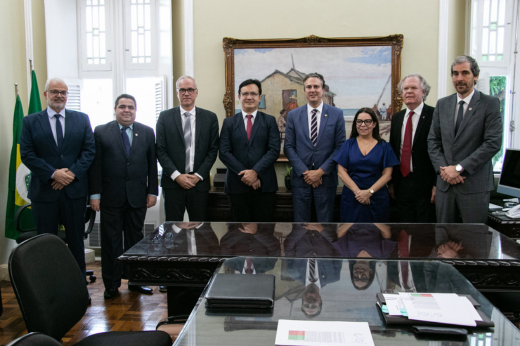 Imagem: Foto da reunião do reitor Custódio, com o ministro Camilo Santana e os dirigentes da ANDIFES