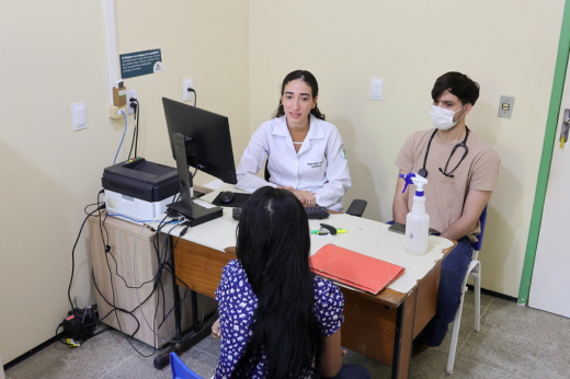 Imagem: Foto de atendimento médico realizado na Cdfam