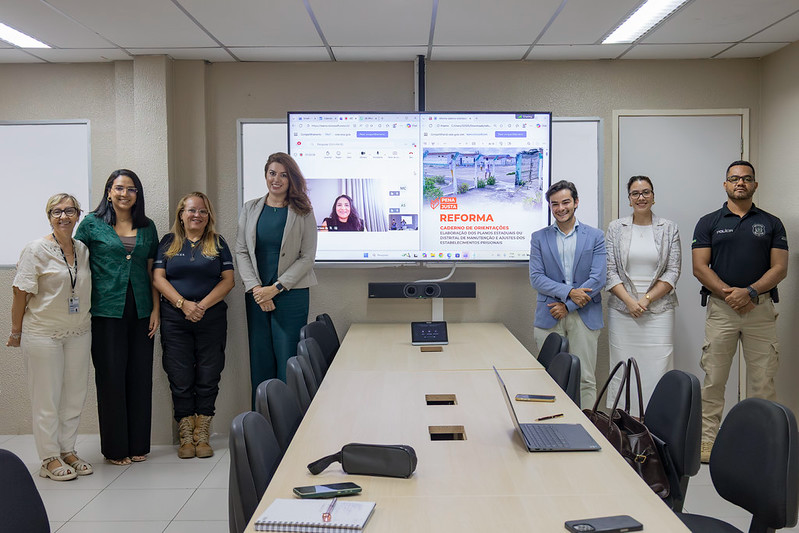 Imagem: Reunião no Fórum Clóvia Beviláqua contou com a participação de representantes da UFC, TJ-CE e SAP-CE (Foto: Guilherme Silva/Secom-UFC)