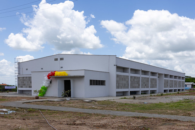 No outro equipamento entregue vão funcionar 12 laboratórios para os cursos de engenharia do campus (Foto: Viktor Braga/UFC)