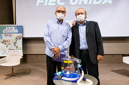 Reitor Cândido Albuquerque e vice-reitor Glauco Lobo, da UFC, em coletiva realizada nessa quinta-feira, 25 (Foto: Viktor Braga)