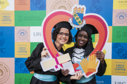 Imagem: Mesmo após deixar os bancos da Universidade, nossos estudantes seguem com o sentimento de pertencimento e brio pela Instituição (Foto: CCSMI/UFC)