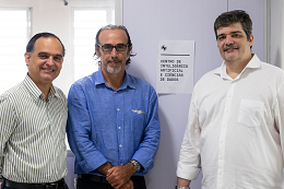 Imagem: Professores Rodrigo Porto, Jorge Soares e Maurício Benevides, da Coordenação do Centro de Referência em Inteligência Artificial (Foto: Viktor Braga/UFC)
