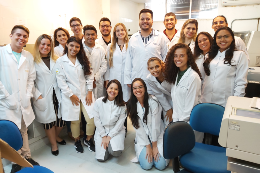 Equipe do GPNANO em laboratório