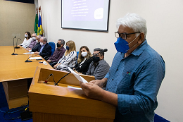 Imagem: O assistente em administração Antônio Marconieliton foi o orador do evento (Foto: Viktor Braga/UFC)