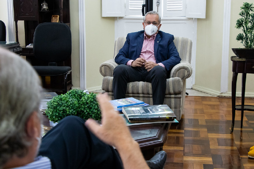 Imagem: Foi a primeira visita institucional do Prof. Valdiney Veloso, à frente da UFPB há apenas cinco meses, à UFC e ao Ceará (Foto: Viktor Braga/UFC)