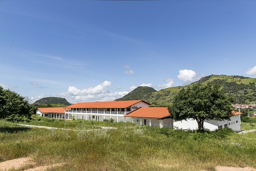 Imagem: Prédio do bloco didático e administrativo do Campus de Itapajé 