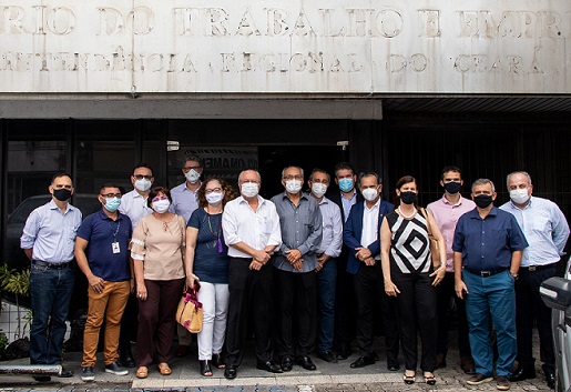 Imagem: Capitaneada pelo reitor da UFC, Prof. Cândido Albuquerque, a visita ao novo prédio ocorreu na tarde dessa terça-feira (13) (Foto: Viktor Braga/UFC)