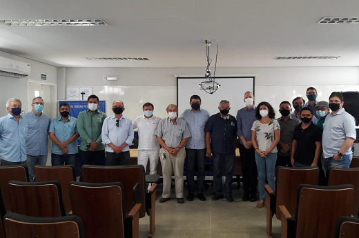 Imagem: Do encontro participaram diretores e professores do campus da UFC em Russas, representantes da Prefeitura daquele município e da Secretaria do Desenvolvimento Econômico e do Trabalho do Governo do Estado do Ceará (Foto: Campus de Russas)