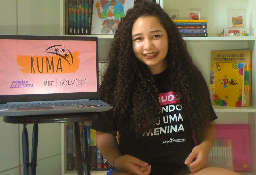 Imagem: O projeto Ruma, conduzido pela estudante Sabrina Cabral, já impactou mais de 300 jovens por meio de atividades de protagonismo, sustentabilidade, saúde mental e empreendedorismo (Foto: Divulgação)