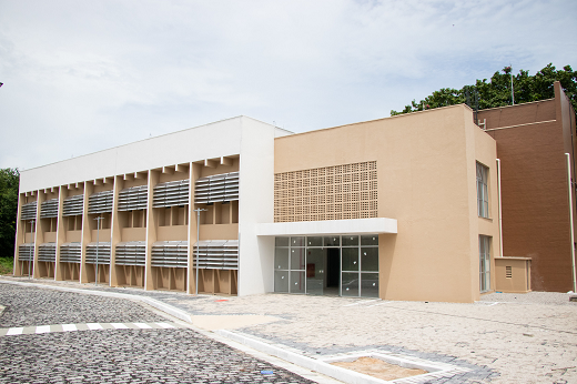 Imagem: No Centro de Tecnologia, serão inaugurados os laboratórios de Ensaios Mecânicos (LEM), de Energias Renováveis (LER) e de Eficiência Energética em Força Motriz (LAMOTRIZ), além do bloco do Departamento de Engenharia de Produção (foto). O CT recebeu R$ 3,01 milhões em investimentos (Foto: Ribamar Neto / UFC Informa)