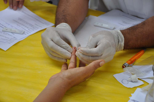 Imagem: Teste rápido de hepatite 
