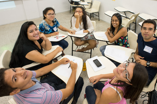 Imagem: estuantes participam de jornada acadêmica