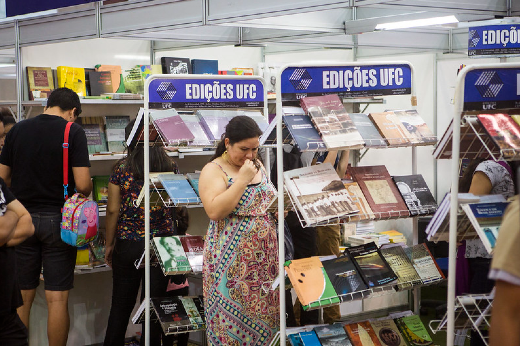 Prefeitura de Fortaleza participa da Bienal do Livro com stand da