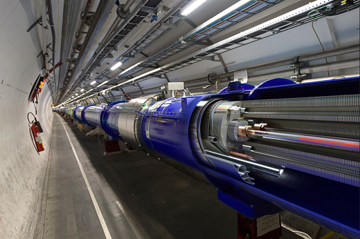 Imagem: Entre os sofisticados equipamentos da CERN, está o Grande Colisor de Hádrons (em inglês, Large Hadron Collider – LHC), para estudos sobre constituintes fundamentais da matéria (Foto: Divulgação/CERN)