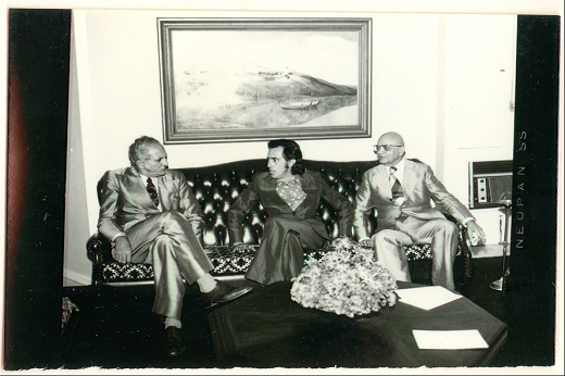 Imagem: Na foto, em visita à Reitoria, nos anos 1970, B. de Paiva (ao centro) está ladeado pelo Prof. Faustino Albuquerque e poeta Milton Dias (Foto: acervo do Memorial da UFC)