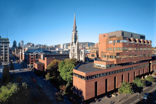 Imagem: Prédio da Université du Québec à Montréal