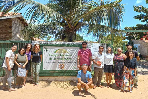 Imagem: A equipe tem como foco no desenvolvimento sustentável e científico como forma de contrabalançar a tendência crescente de turismo (Foto: divulgação/LABOMAR)