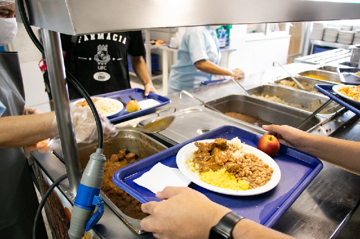 Imagem: O Restaurante Universitário é um dos principais equipamentos da UFC e é parte central da política de assistência estudantil (Foto: Ribamar Neto/UFC)