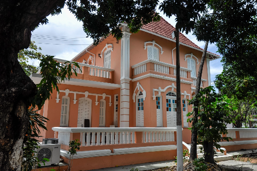 Imagem: prédio da Casa de Cultura Alemã da UFC