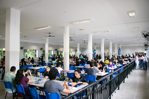 Imagem: salão de refeições do Restaurante Universitário