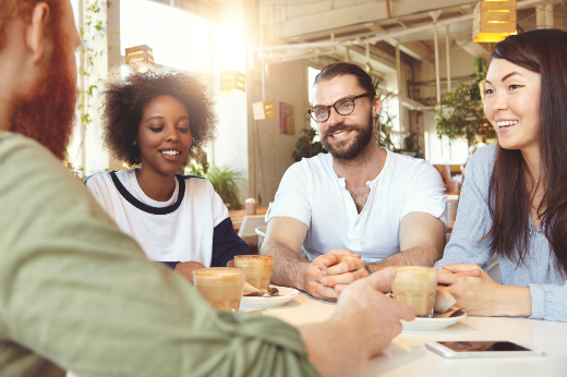 Imagem: estudantes e professores em reunião