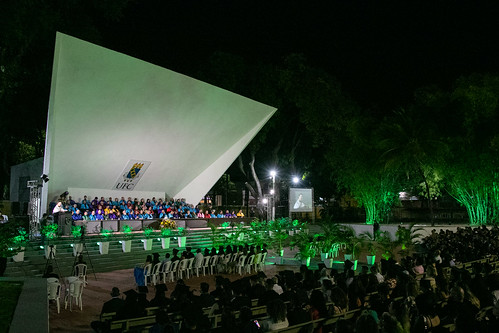 Imagem: Em Fortaleza, as solenidades de colação de grau ocorrerão na Concha Acústica da Reitoria (Foto: Viktor Braga/UFC)