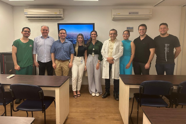 Visita da equipe do Hospital Sírio-Libanês à Santa Casa de Misericórdia de Sobral e reunião com a equipe de pesquisa da UFC (Foto: Divulgação)