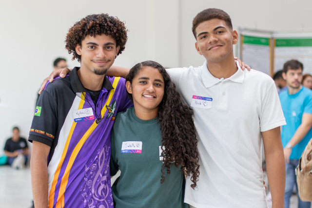 Imagem: Estudantes de ensino médio