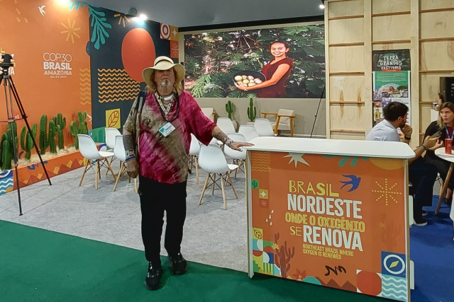 Imagem: O professor Edson Vicente desenvolve projetos e pesquisas na área de geoecologia da paisagem (Foto: acervo pessoal)