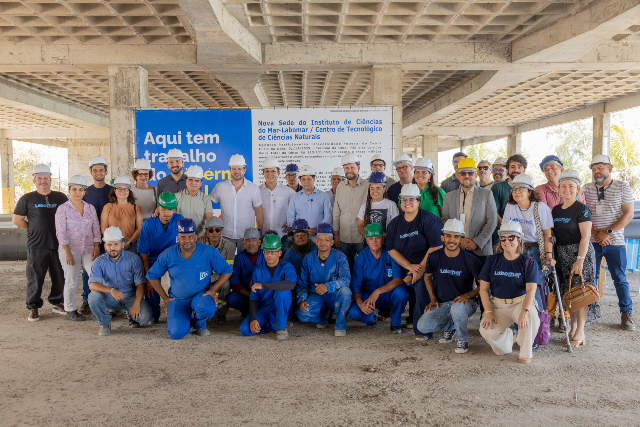 Cerca de 250 trabalhadores estarão envolvidos na obra, que terá início no dia 1º de dezembro de 2025 (Foto: Guilherme Silva/ Secom-UFC) Imagem: Solenidade de início das obras do Campus Iracema