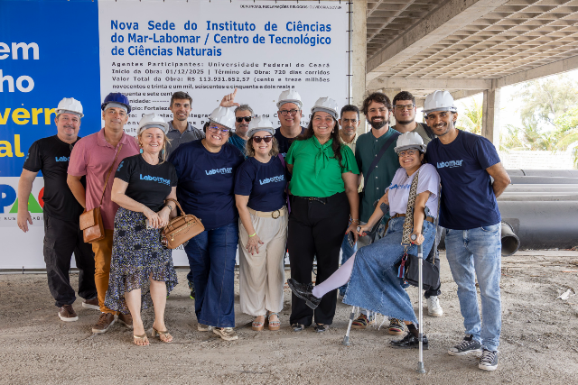 O Campus Iracema deve abrigar a nova sede do Instituto de Ciências do Mar (Labomar), o Centro Tecnológico de Ciências Naturais (CTCN) e o Instituto de Cultura e Arte (ICA) (Foto: Guilherme Silva/ Secom-UFC) Imagem: Membros do Labomar reunidos