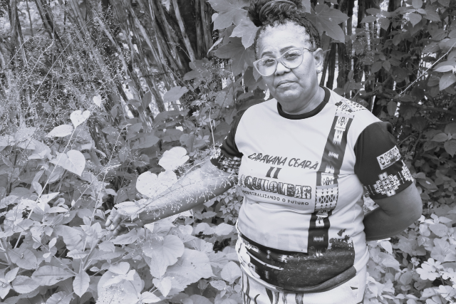 Imagem: Mulher posando para foto. Quilombo Sítio Veiga - Quixadá