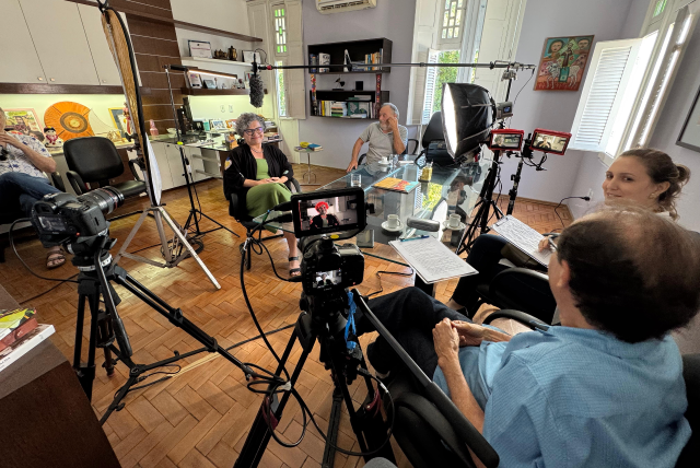 Imagem: A vice-reitora da UFC, Diana Azevedo, também tem depoimento presente no filme (Foto: Wolney Oliveira)