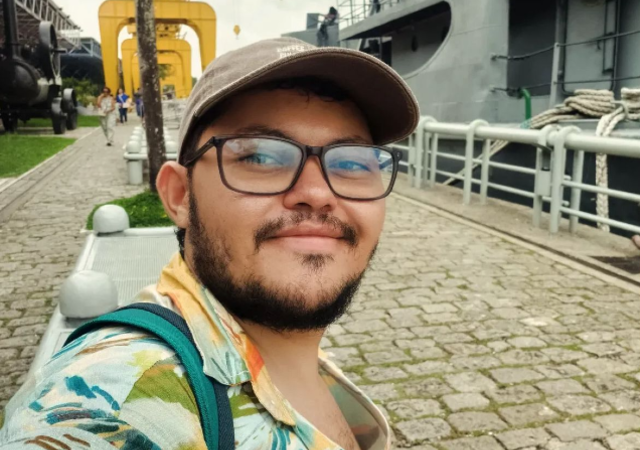 Imagem: Foto de Leonardo Reis, estudante de Letras - Espanhol da UFC