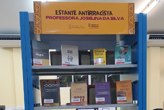 Imagem: estudante com obras à mostra