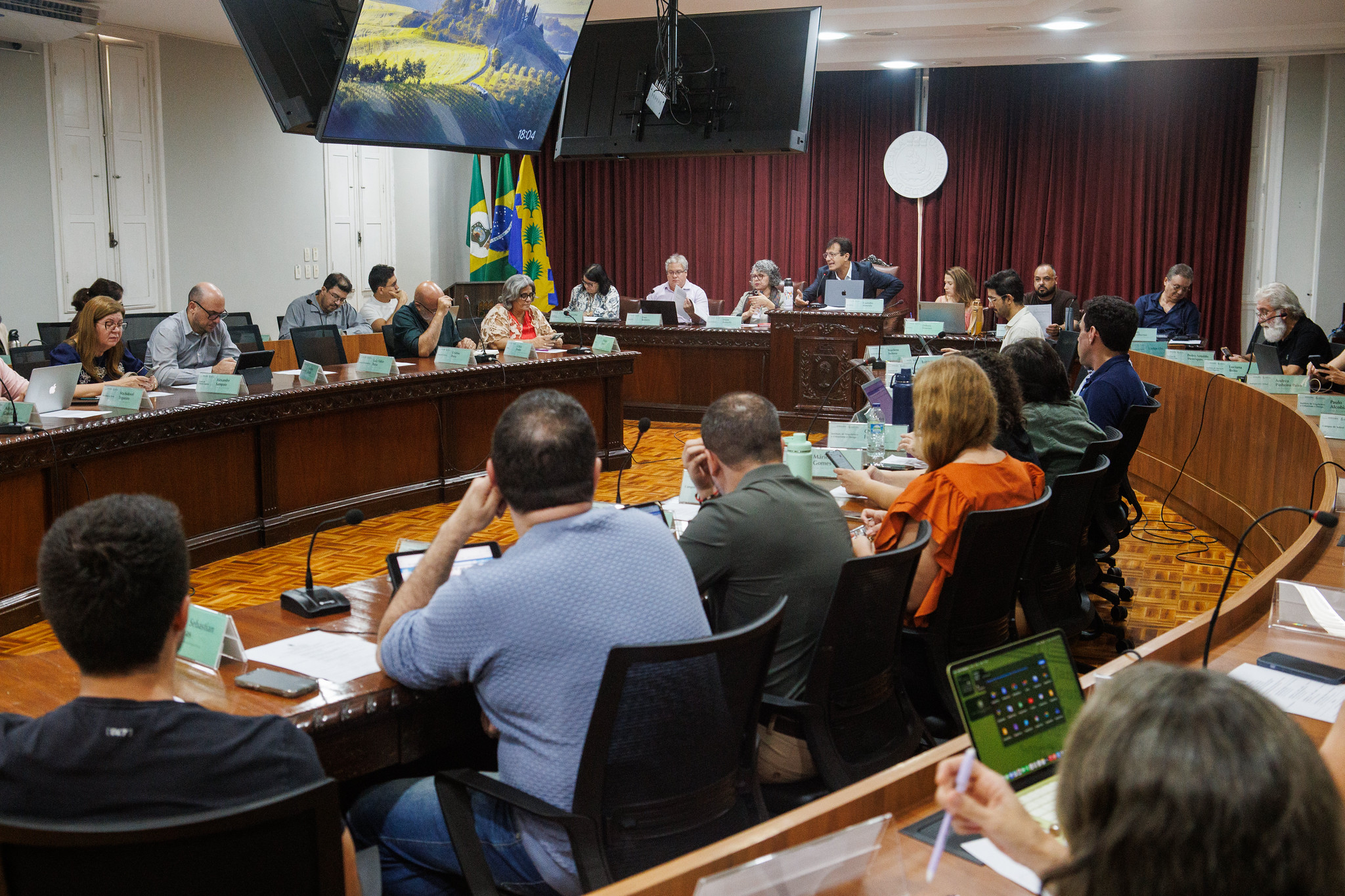 Imagem: salão com os conselheiros do Cepe